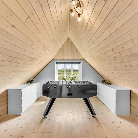 Amazing In With 5 Bedrooms, Sauna & Wifi Casa de Férias