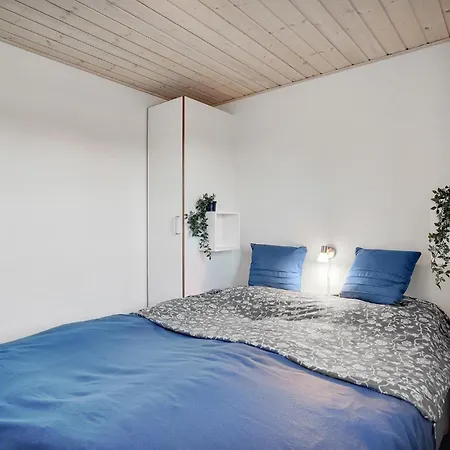 Amazing In With 5 Bedrooms, Sauna & Wifi Casa de Férias