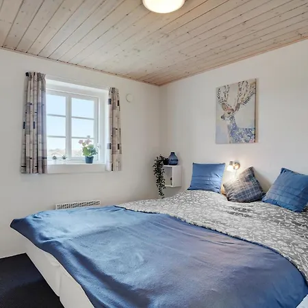Amazing In With 5 Bedrooms, Sauna & Wifi *