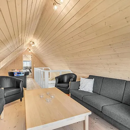 Amazing In With 5 Bedrooms, Sauna & Wifi Skjern