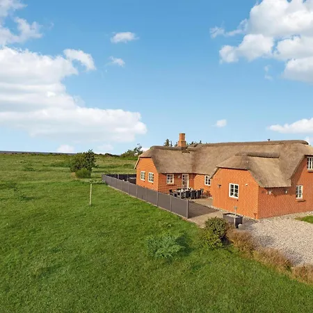 Amazing In With 5 Bedrooms, Sauna & Wifi Casa de Férias