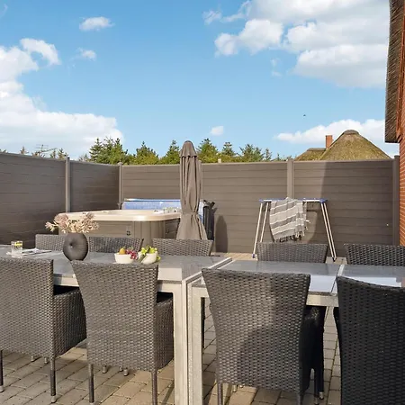 Amazing In With 5 Bedrooms, Sauna & Wifi Casa de Férias Skjern